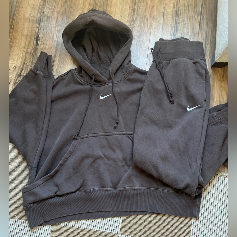 Women’s Nike Set